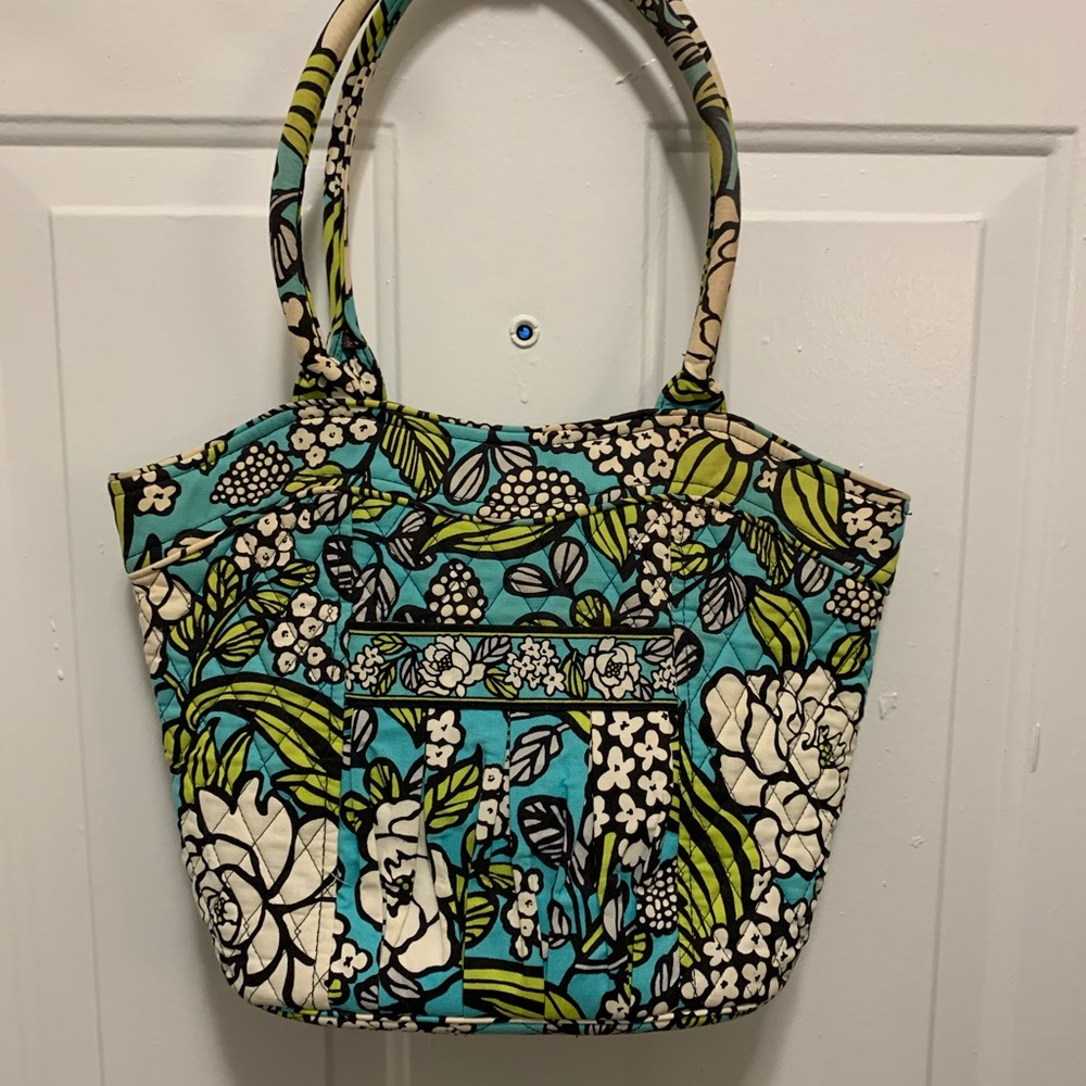 Priced to sell! Vera Bradley Shoulder Bag